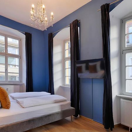 Homie Stay Am Marktplatz - Wohnen Im Historischen Balthasar-Neumann-Apartment Würzburg Esterno foto